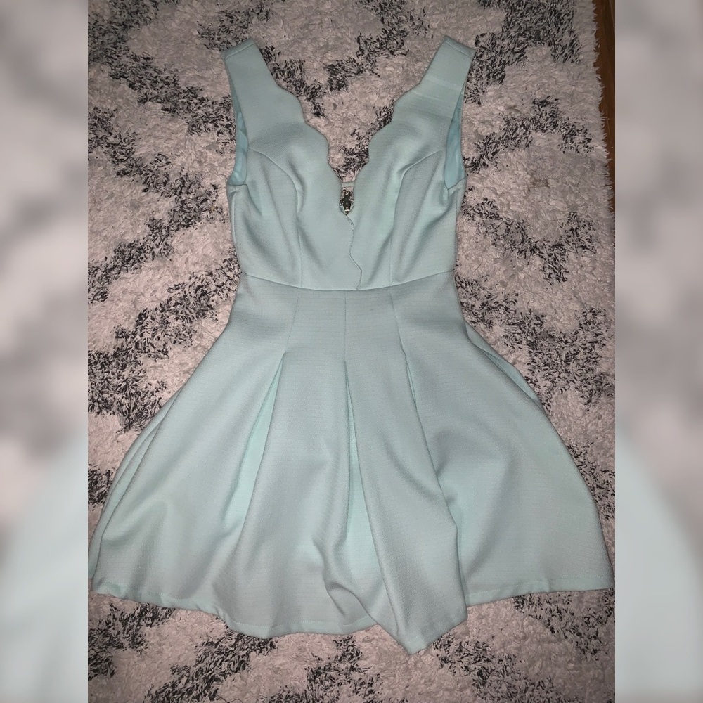 Many mini dress